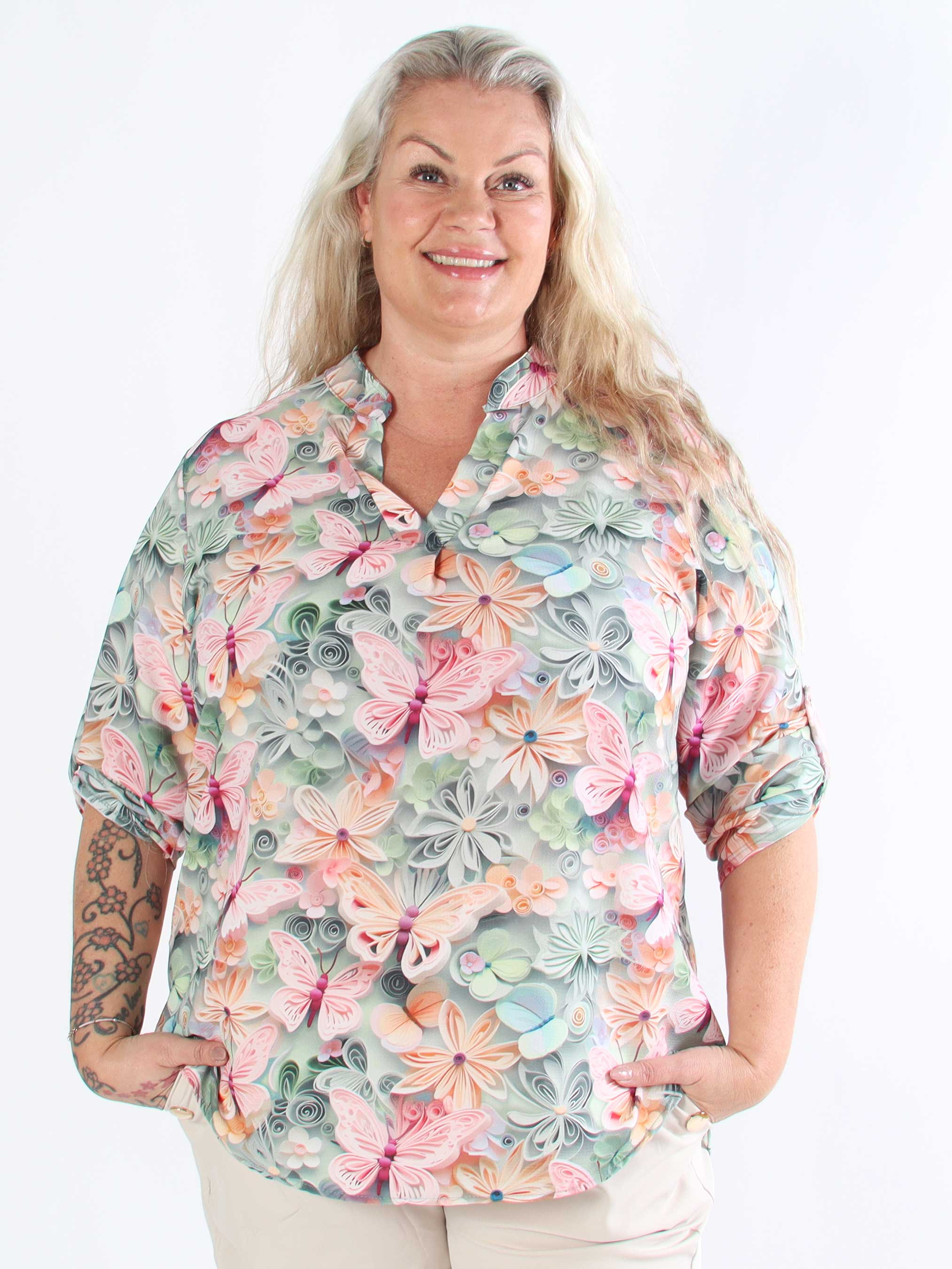 Vanesa Butterfly - Plus size tunika i viskos med fjärilsmönster